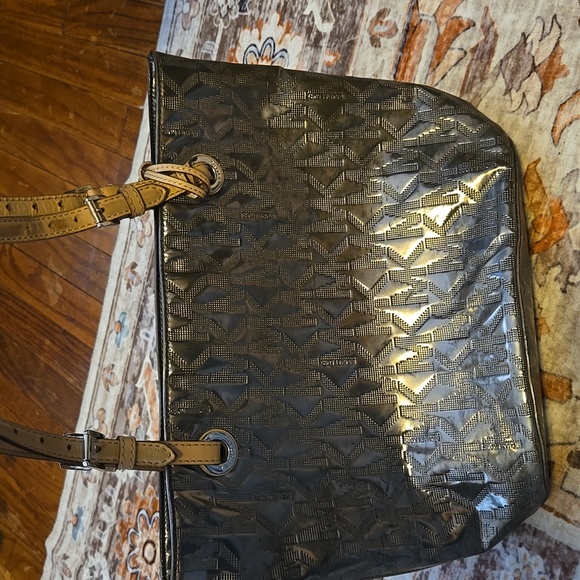 Micheal Kors Purse  metallic silver - Picture 2 of 5